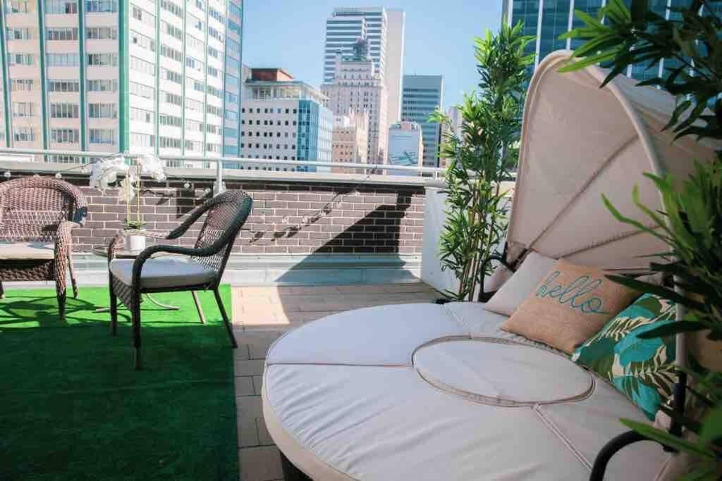 Luxury Penthouse W/ Stunning View & King Bed Apartment *