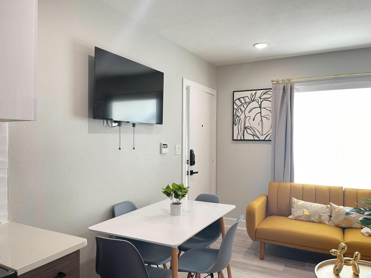 Setai Flat Smart Hub In Central Dallas, Downtown Apartment Dallas