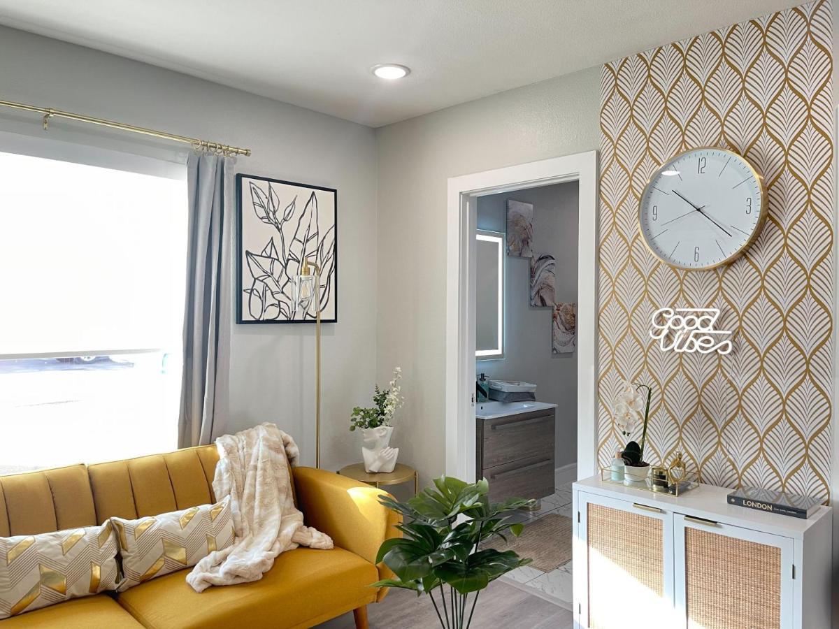 Setai Flat Smart Hub In Central Dallas, Downtown Apartment
