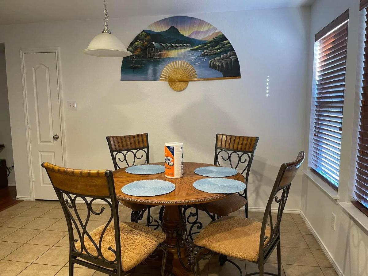 Private Downtown Guest house *