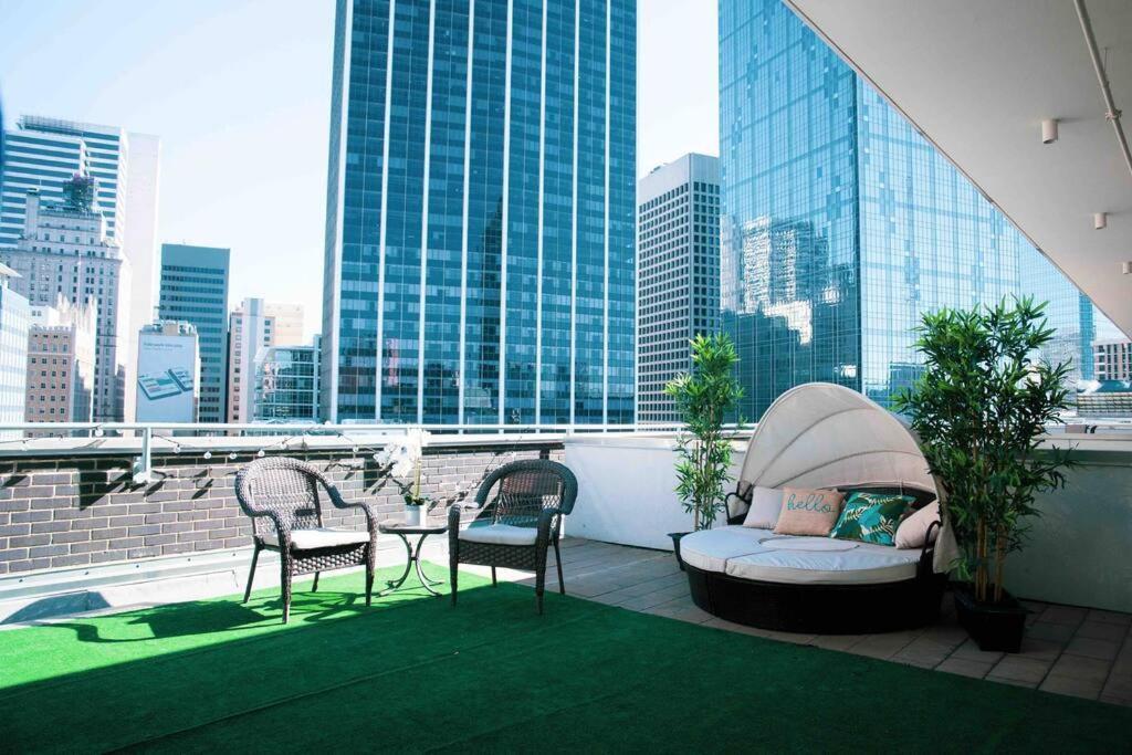 Luxury Penthouse W/ Stunning View & King Bed *