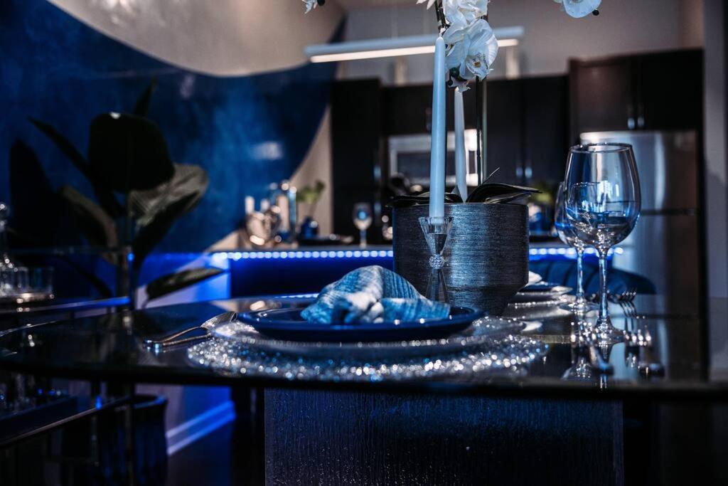 Luxury Penthouse W/ Stunning View & King Bed Dallas