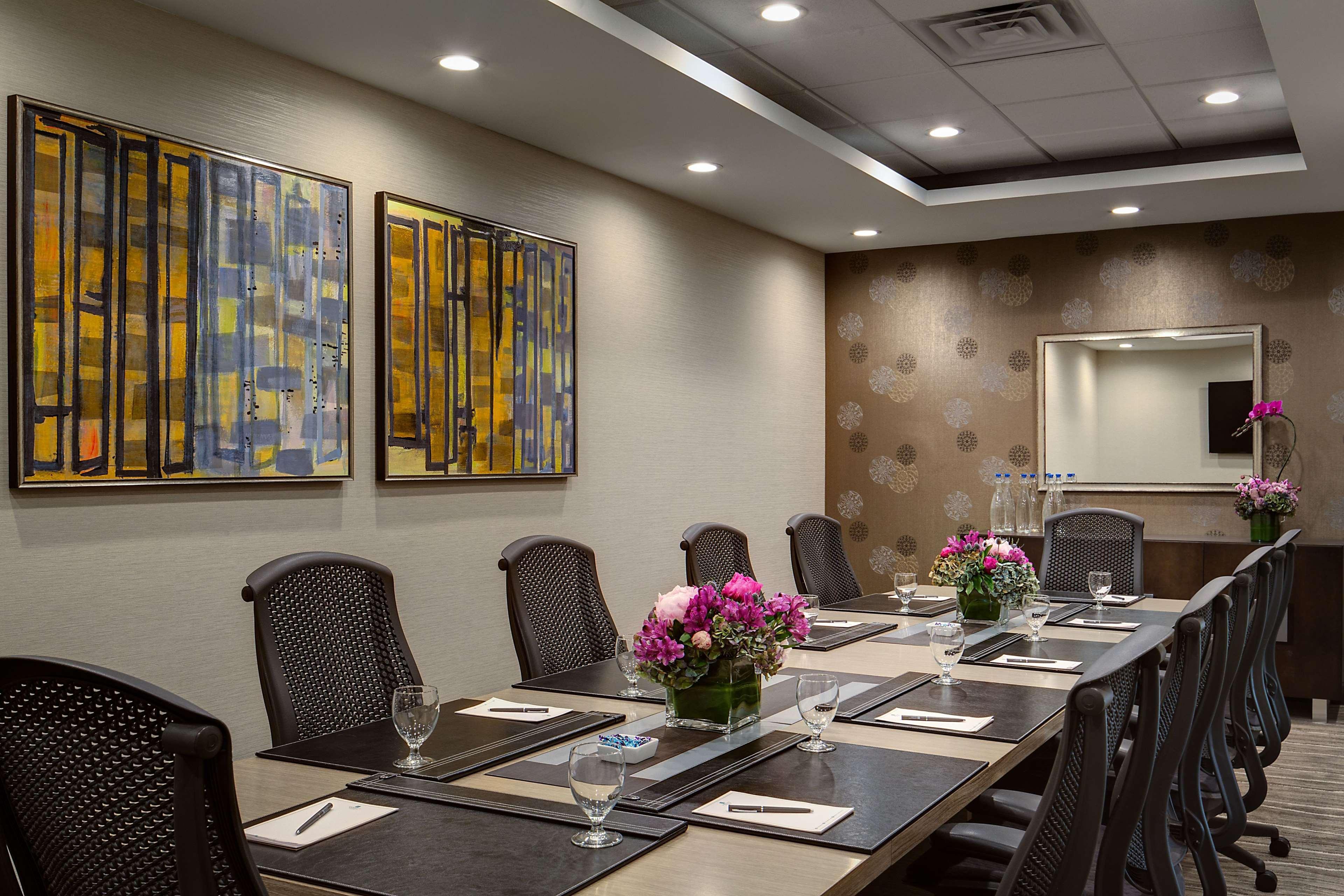 Embassy By Hilton Dallas-love Field 4*
