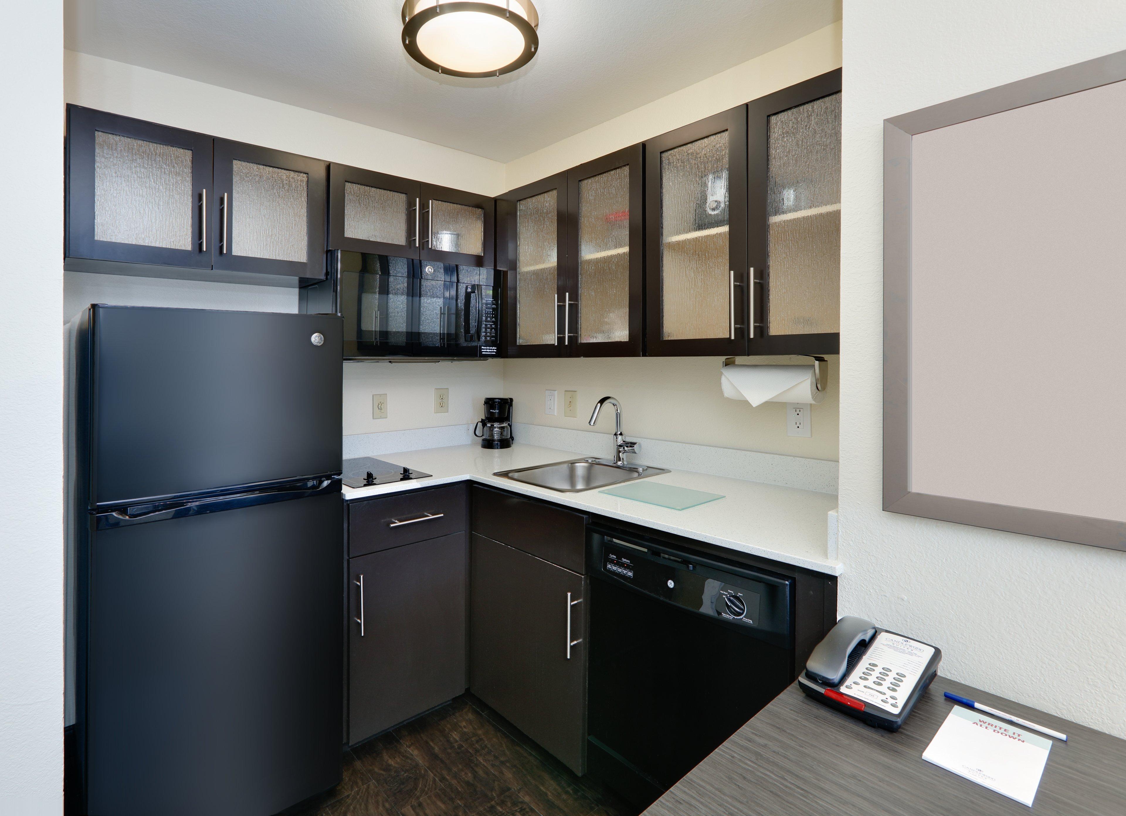 Candlewood Market Center-love Field By Ihg 3*
