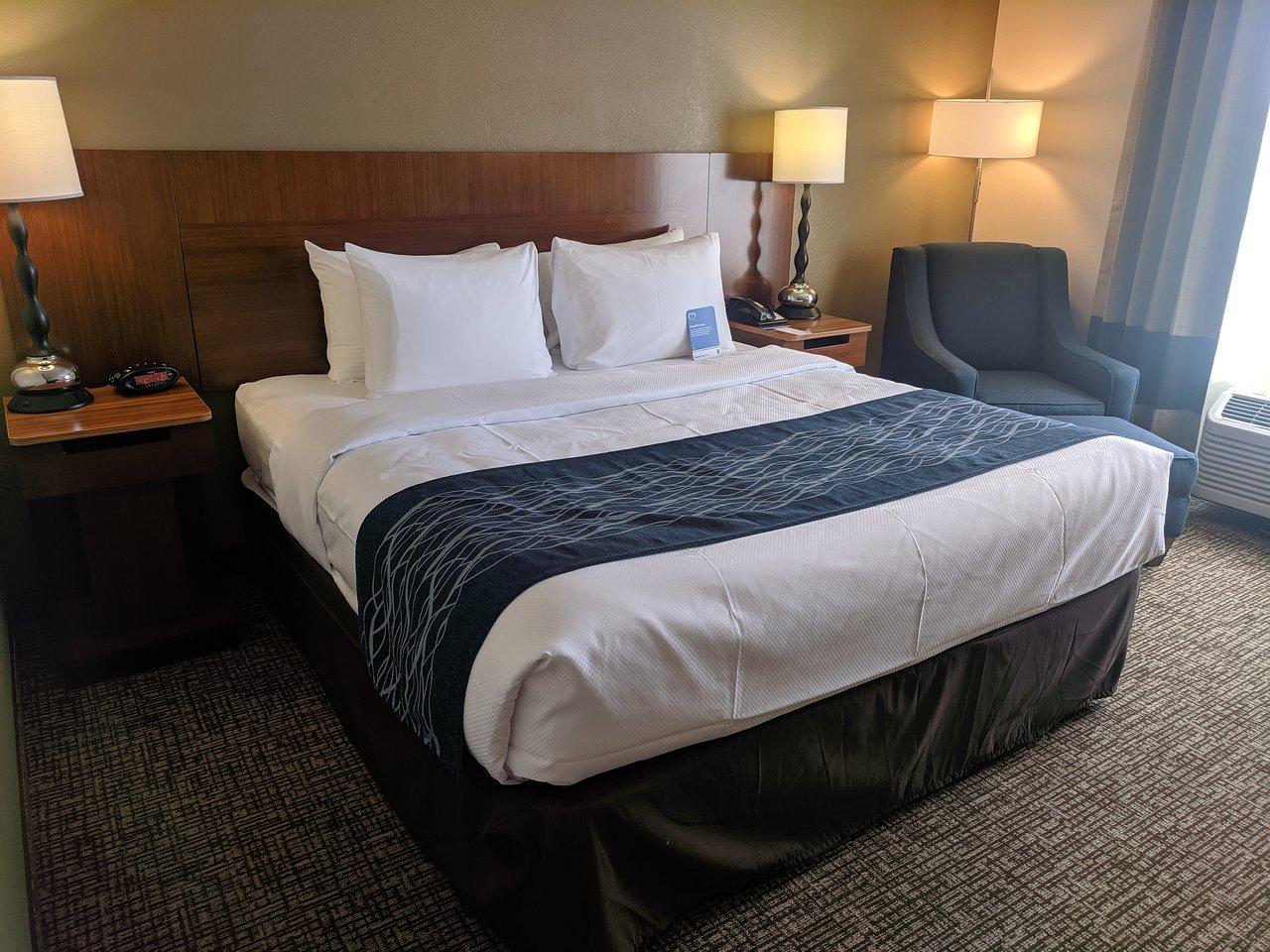 Comfort & North Dallas-addison Hotel 3*