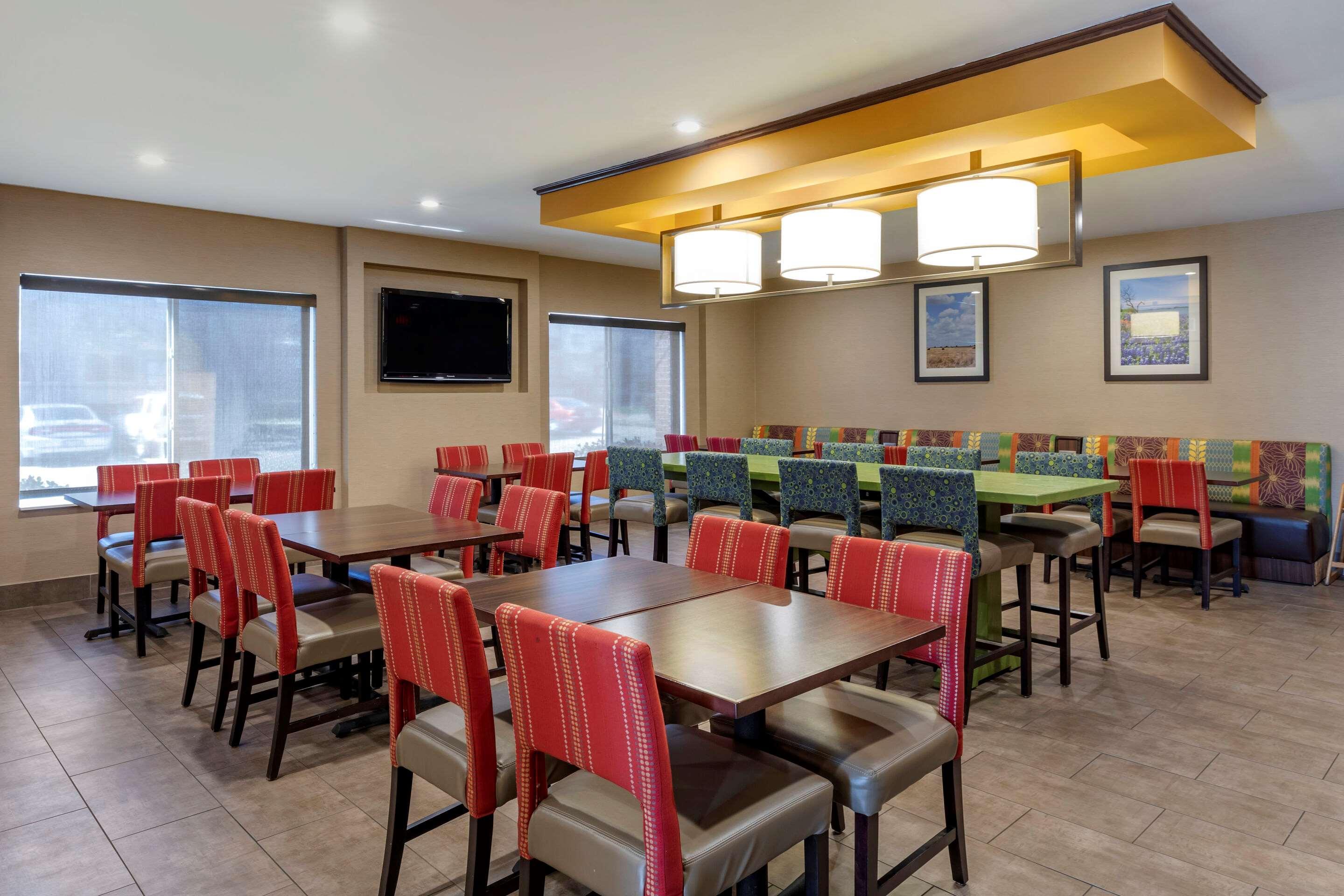 Comfort & North Dallas-addison Hotel