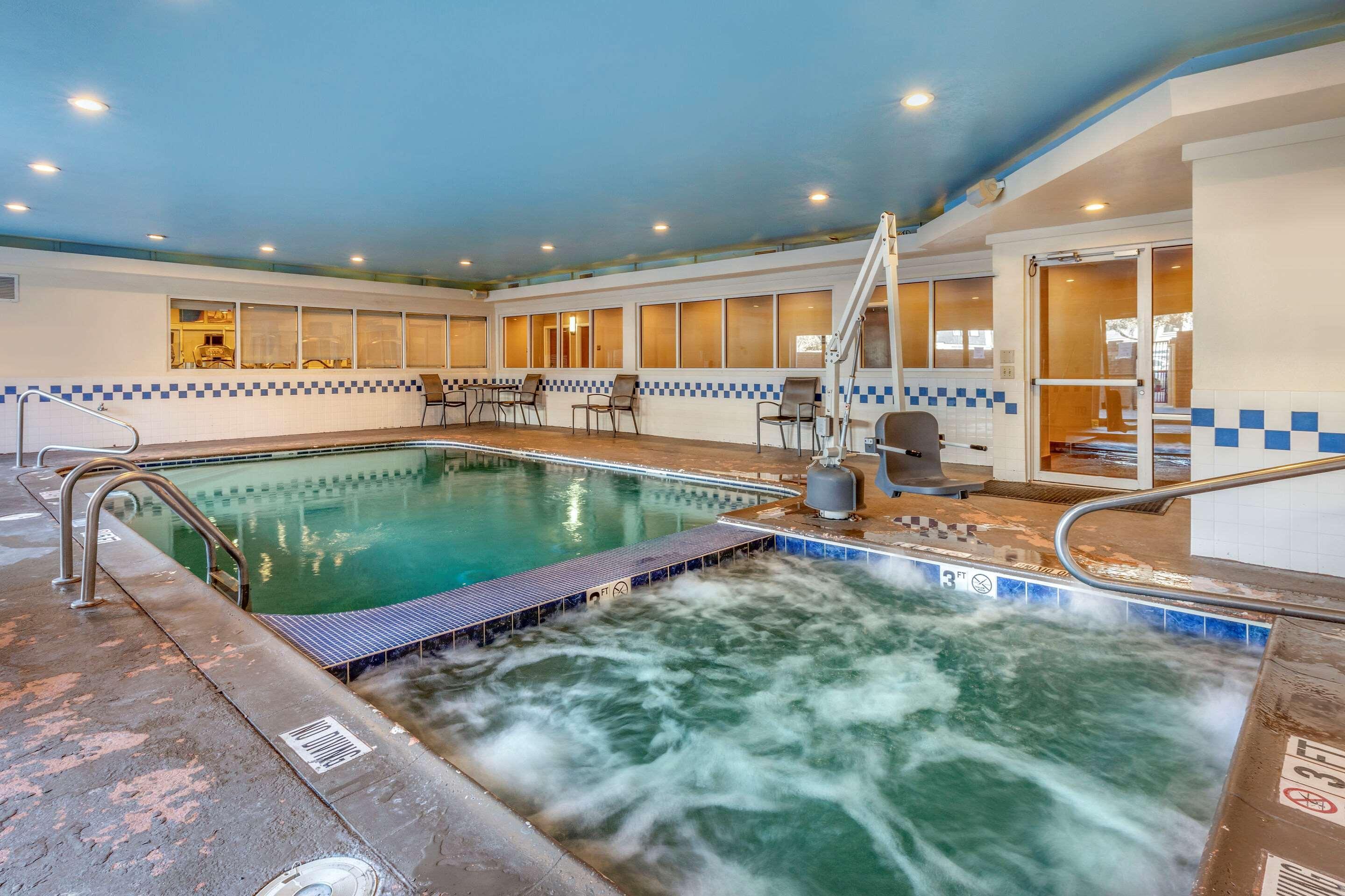 Hotel Comfort & North Dallas-addison 3*