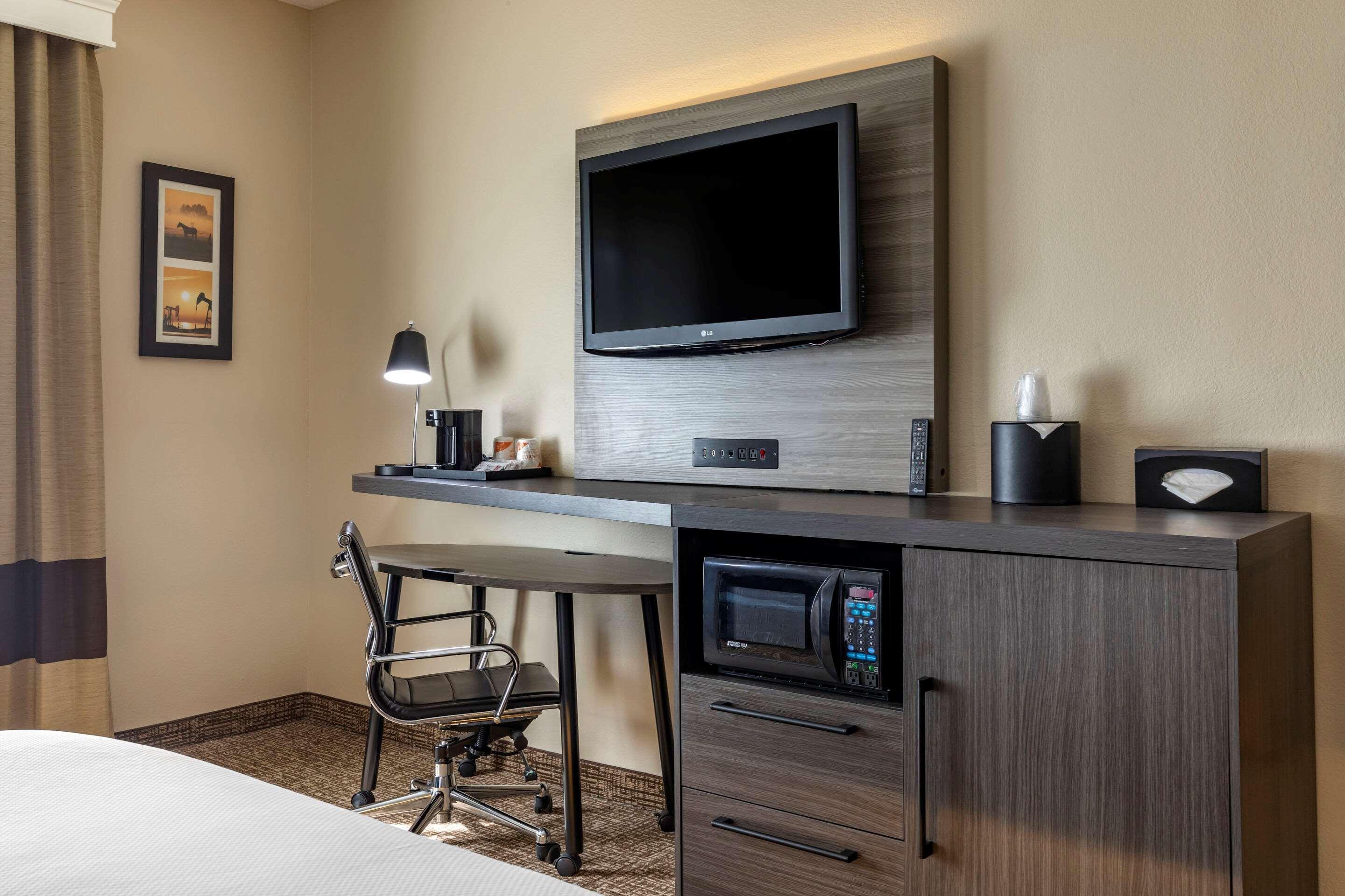 Comfort & North Dallas-addison Hotel 3*