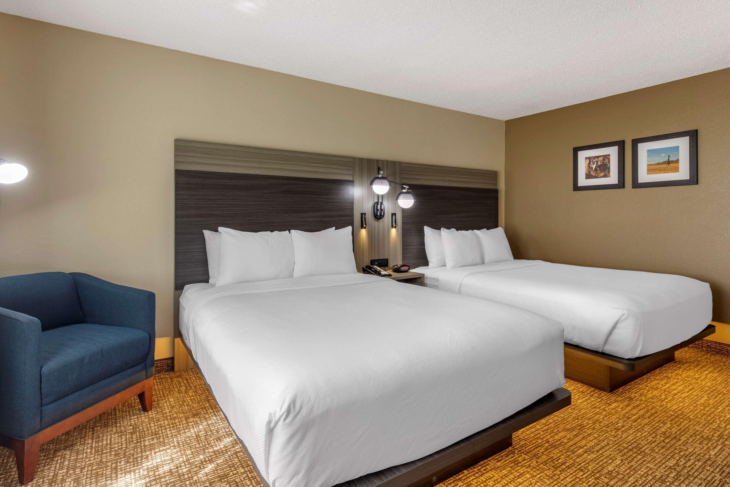 Comfort & North Dallas-addison Hotel 3*