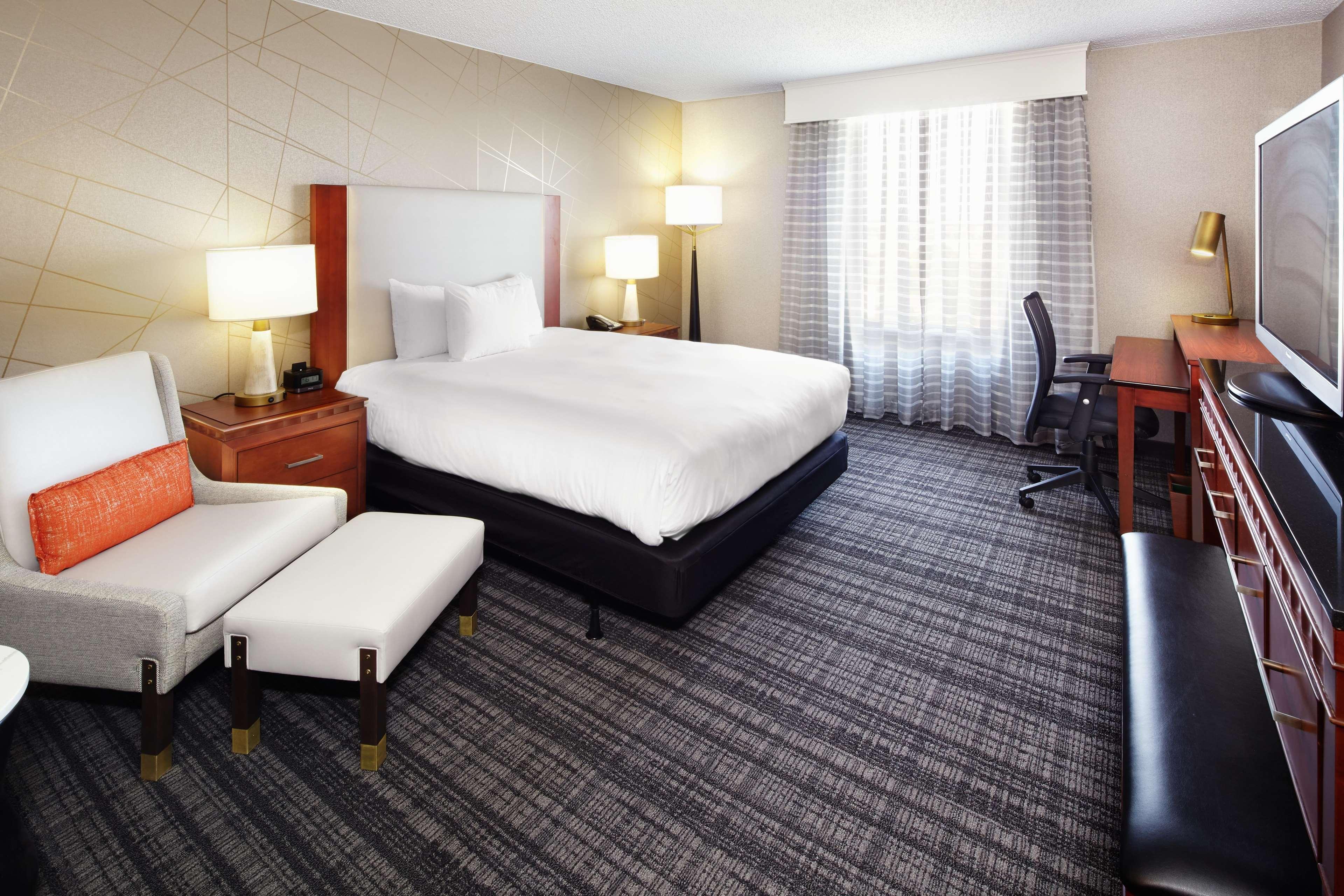 Doubletree By Hilton Near The Galleria Hotel