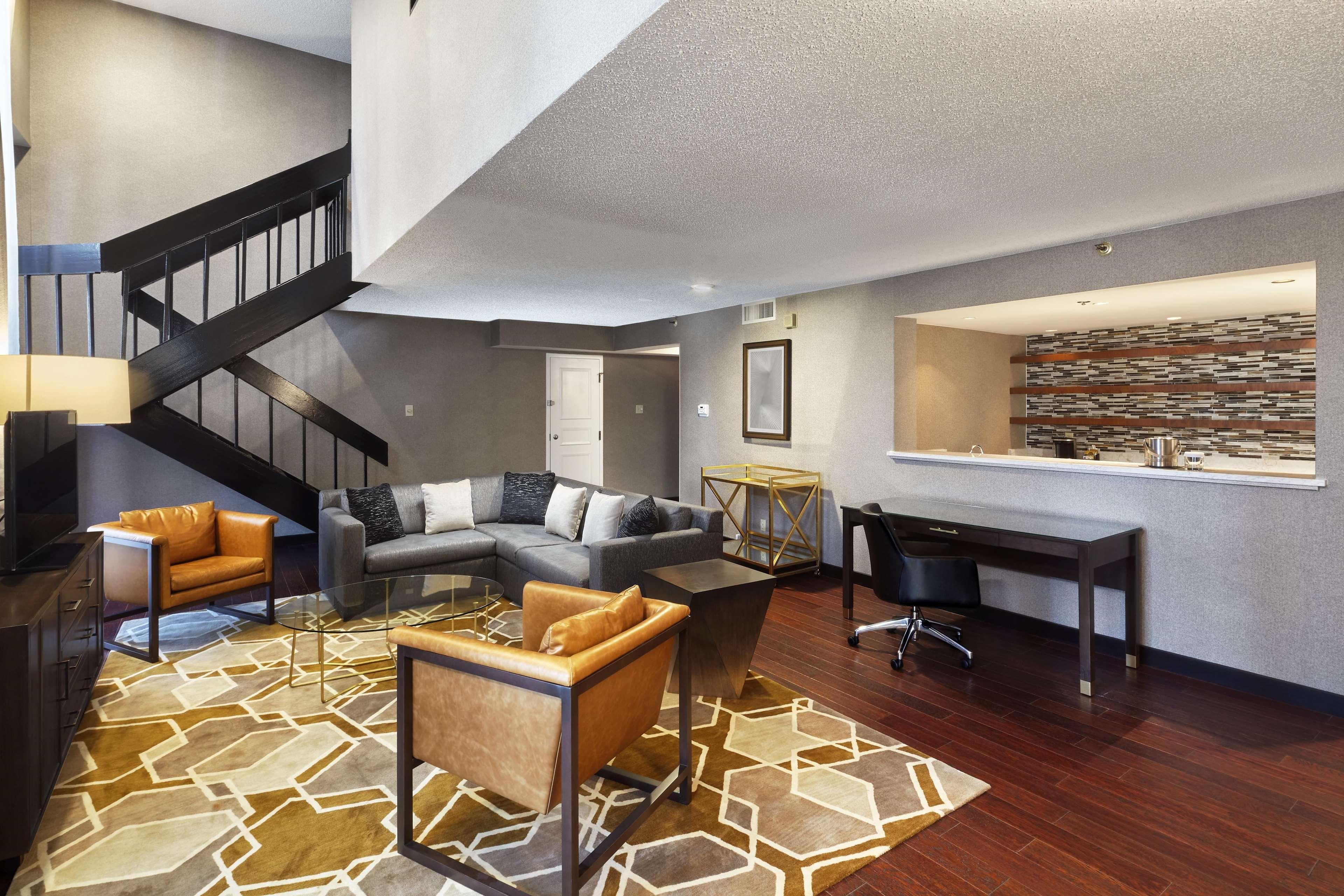 Hotel Doubletree By Hilton Near The Galleria Dallas