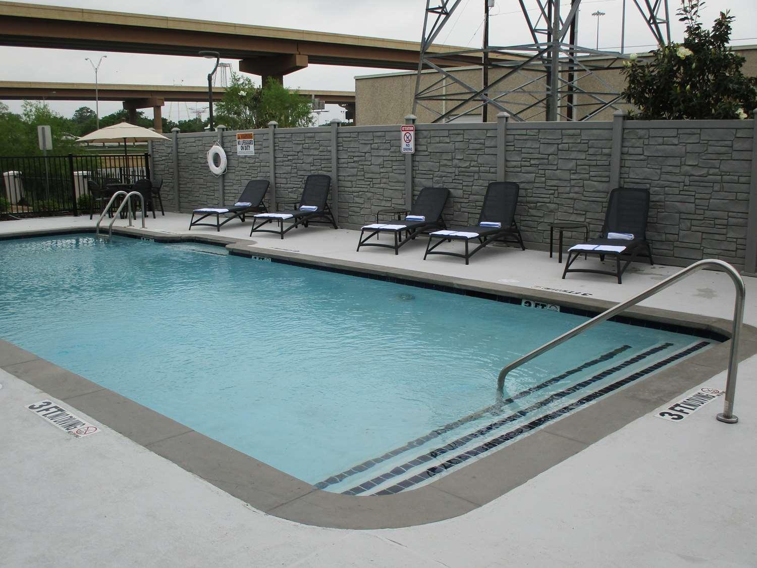 Inn Comfort North Field Airport 4*