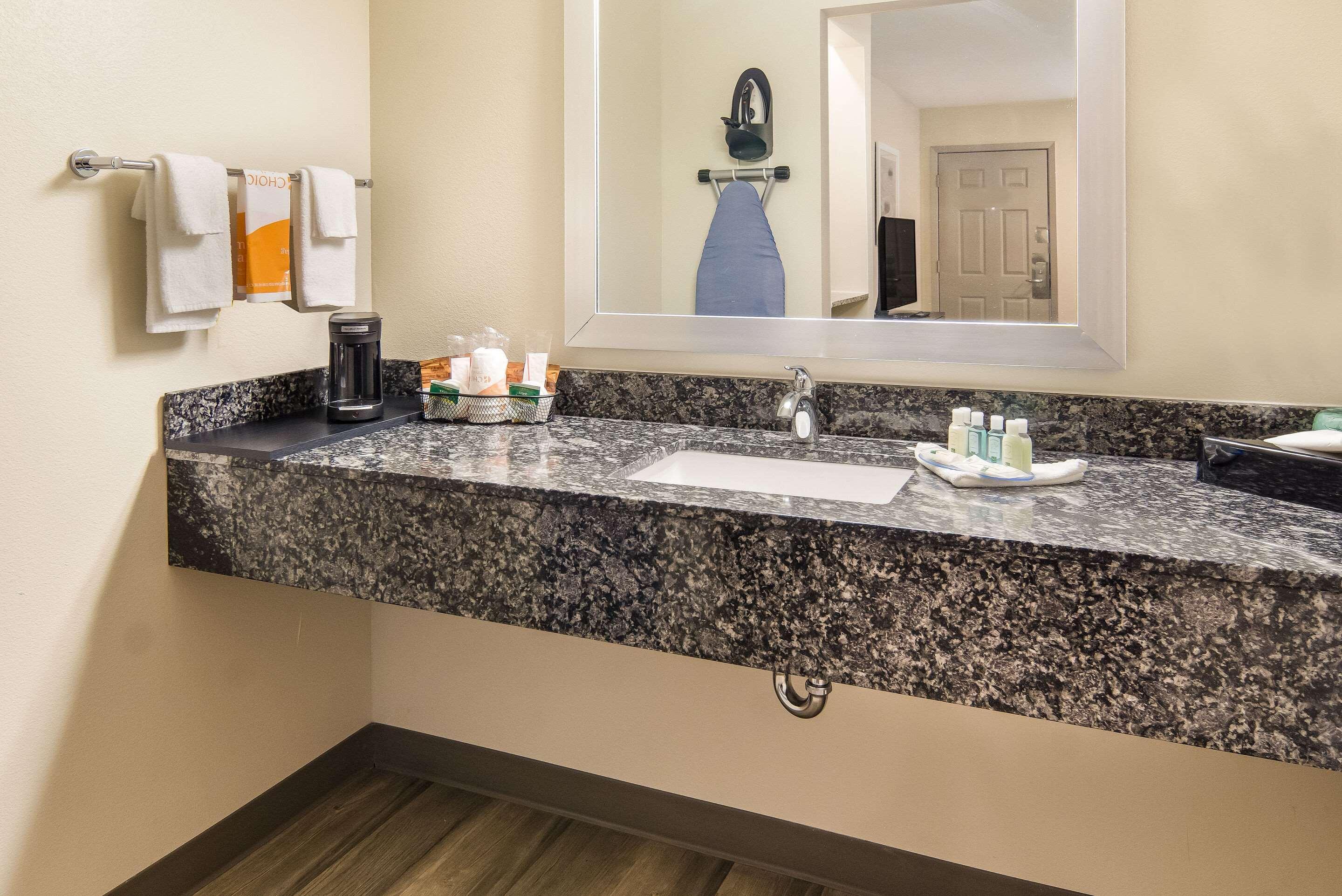 Quality & Dallas-cityplace Hotel