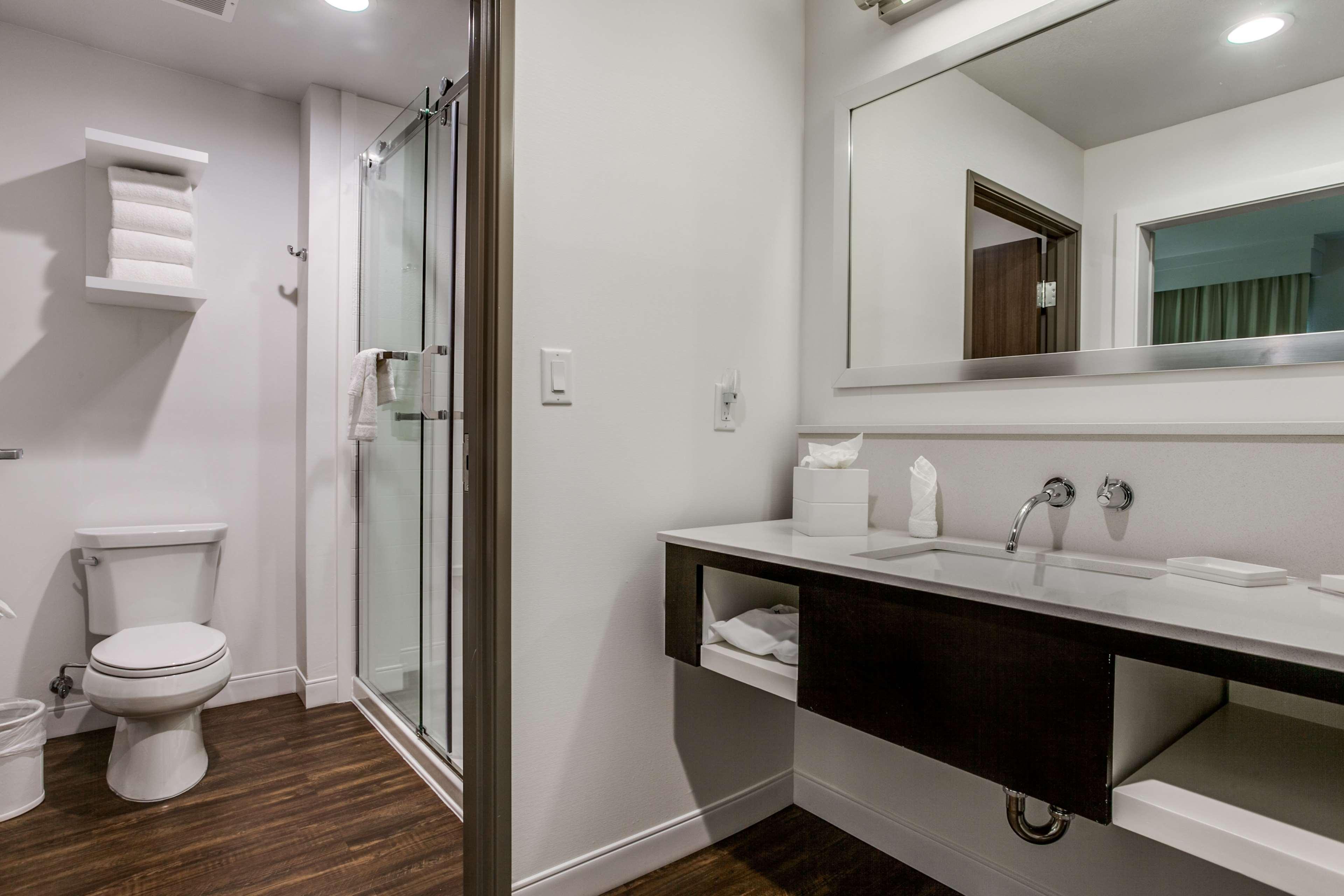 Hampton Inn & Suites Dallas-Central Expy/North Park Area