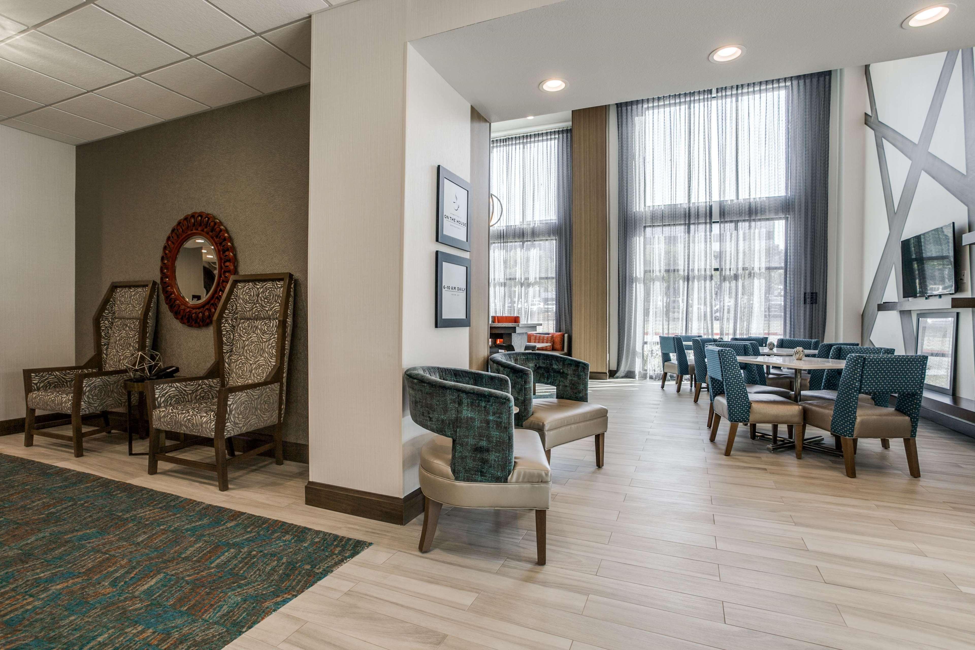 Hampton Inn & Suites Dallas-Central Expy/North Park Area Hotel 3*