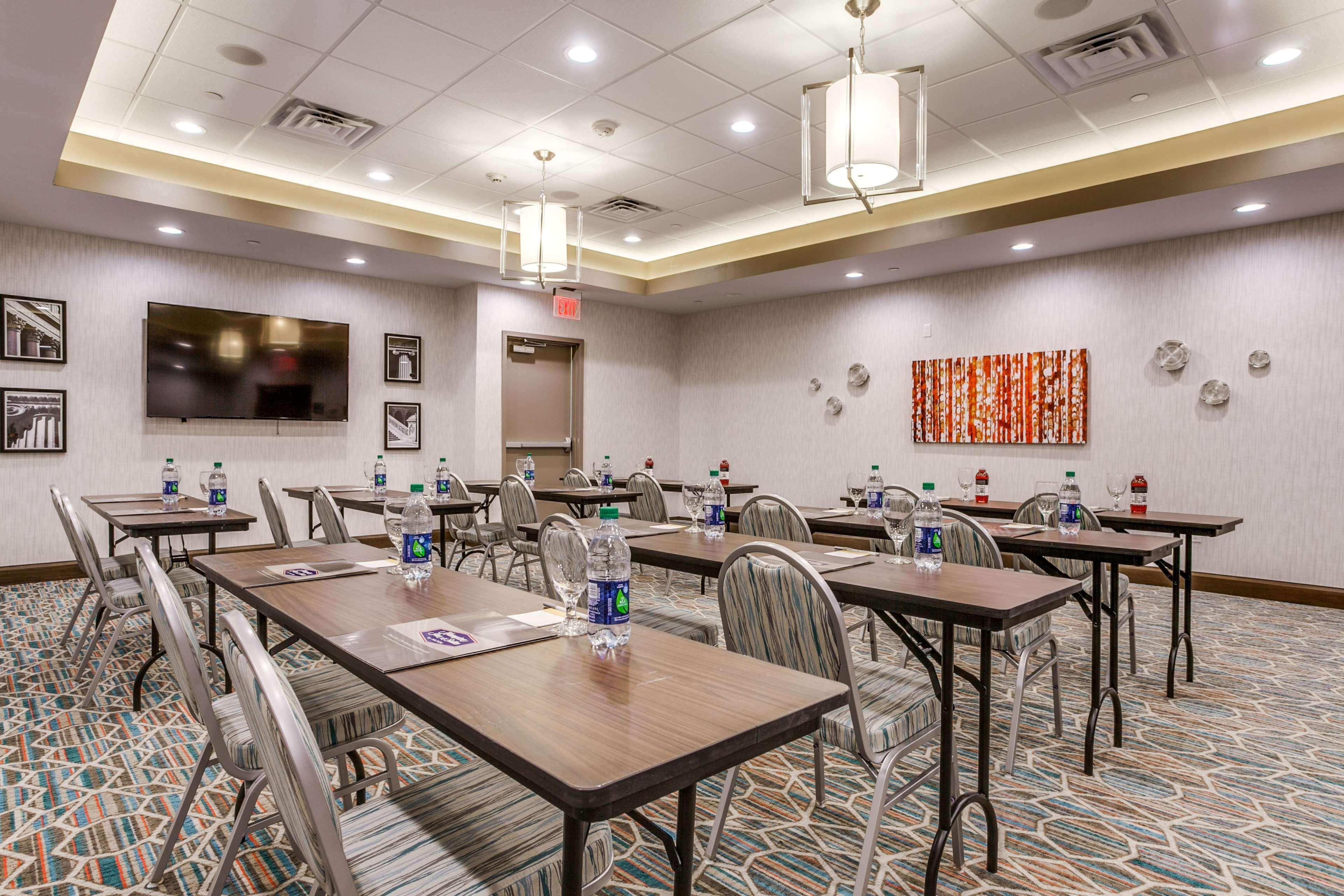 Hotel Hampton Inn & Suites Dallas-Central Expy/North Park Area 3*