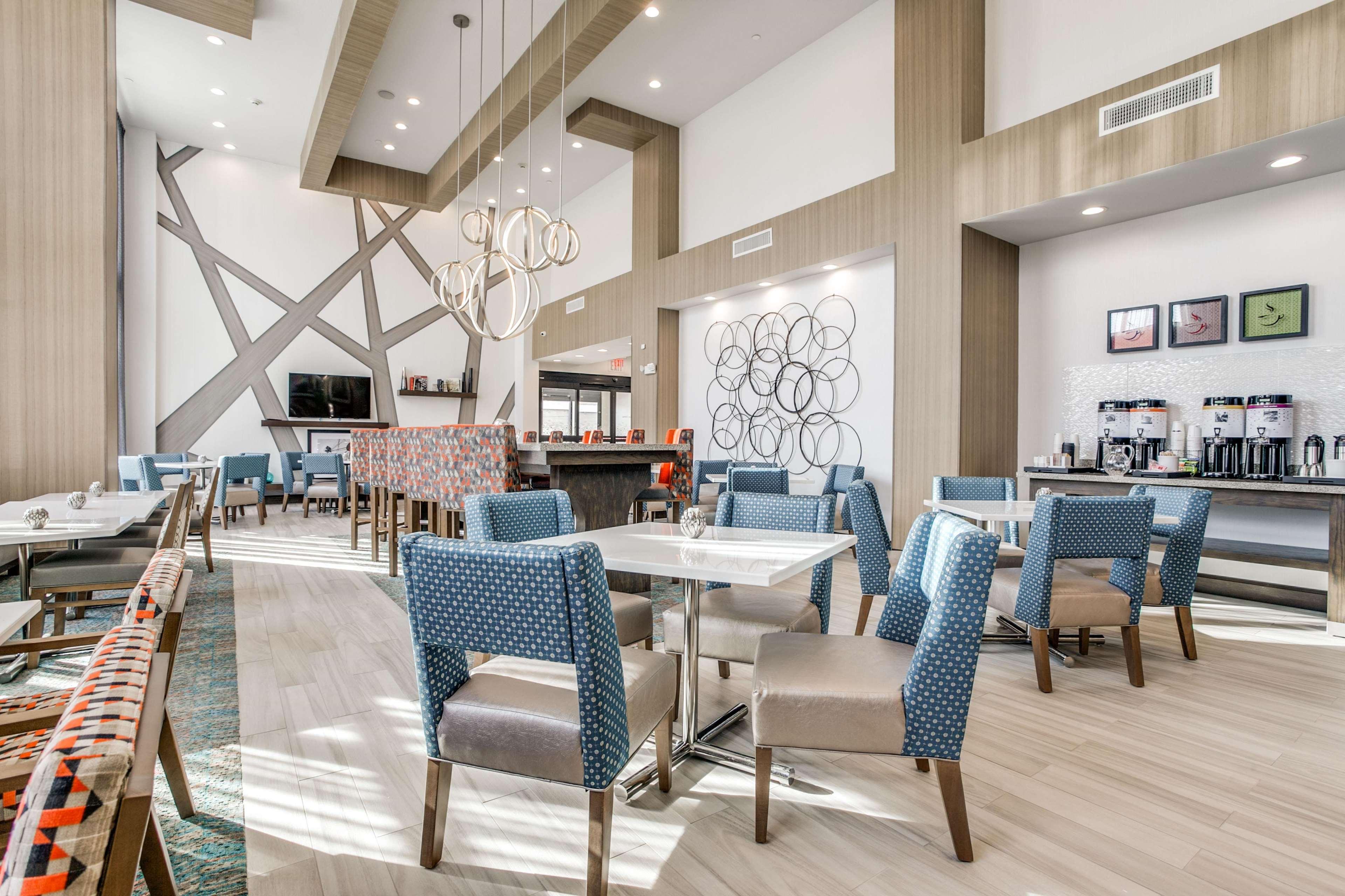 Hampton Inn & Suites Dallas-Central Expy/North Park Area