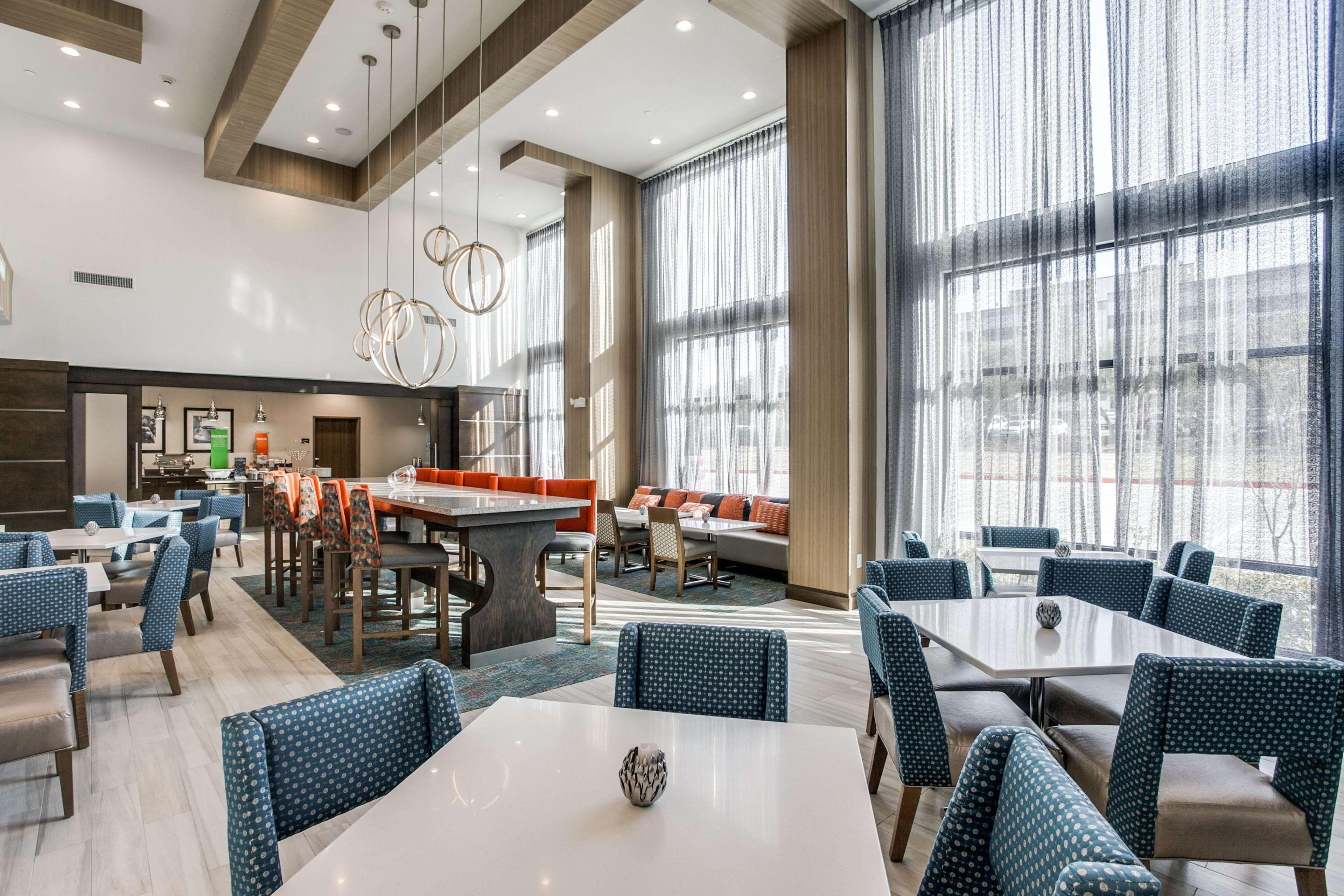 Hampton Inn & Suites Dallas-Central Expy/North Park Area Hotel 3*