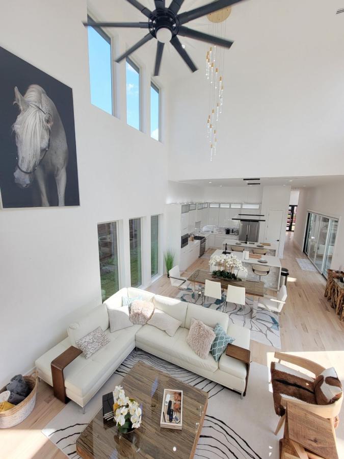 Luxury Modern House By Airport Casa de férias