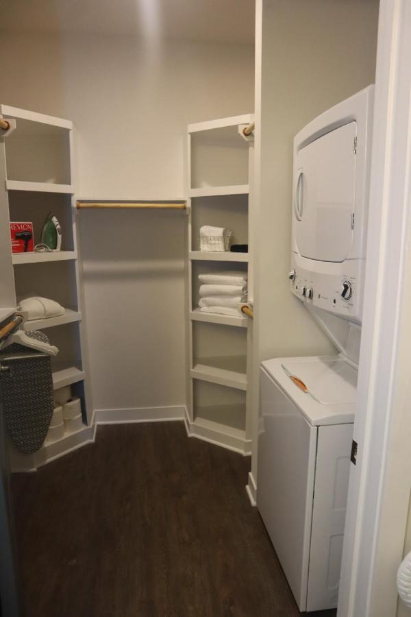 Luxury High-rise Downtown Apartment Dallas
