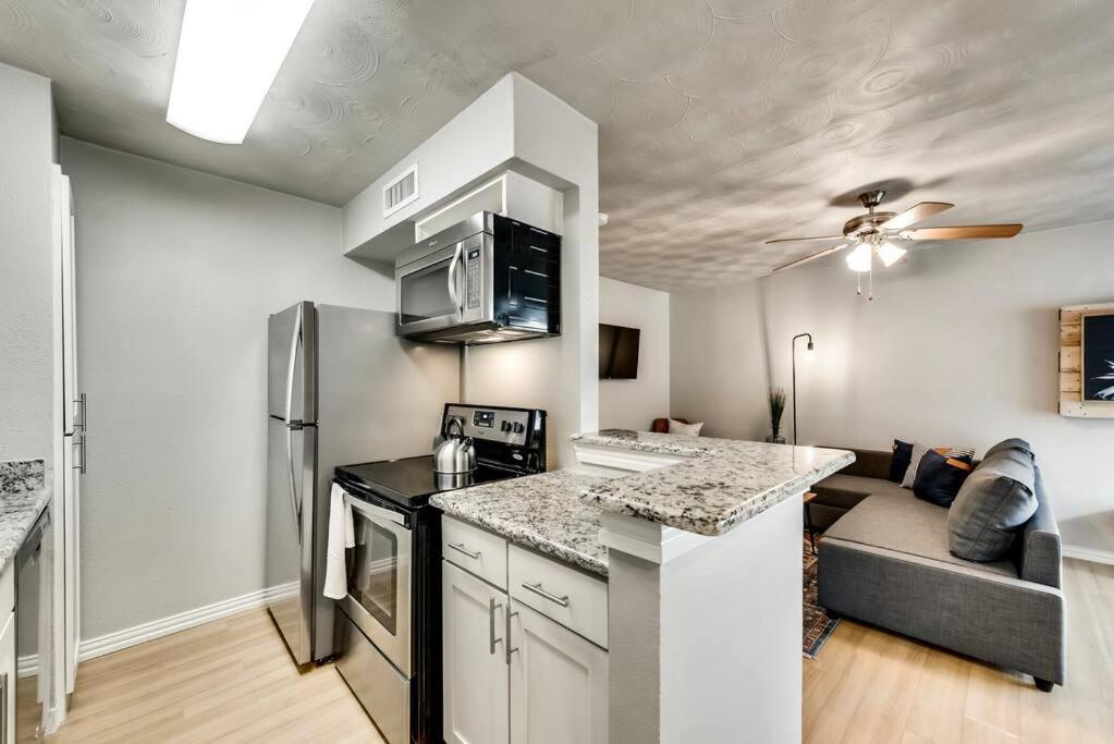 The Hidden Gem Near Downtown Apartment *