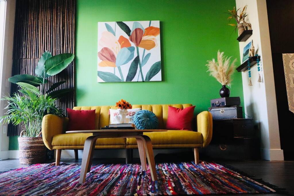 Cozi Uptown Bohemian Oasis W/ King Bed And Hammock *