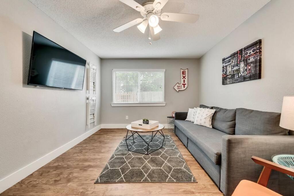 The Eastside Flat Arboretum Tickets Included Apartment Dallas