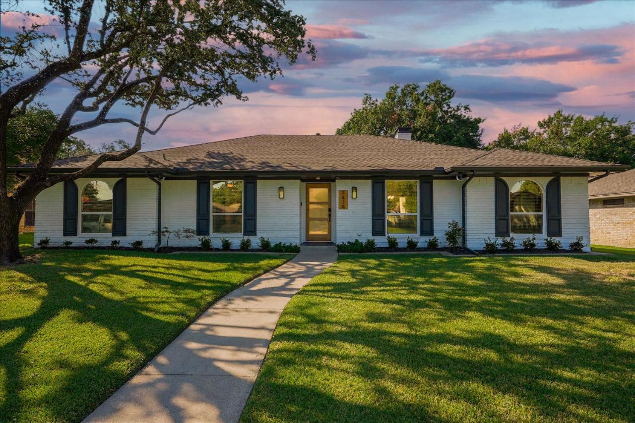 Modern And Spacious Getaway W Private Pool Dallas