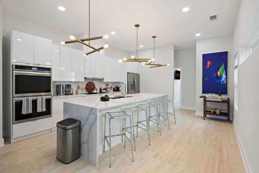Villa New Luxury 3 Story Townhome In Trinity Groves Dallas