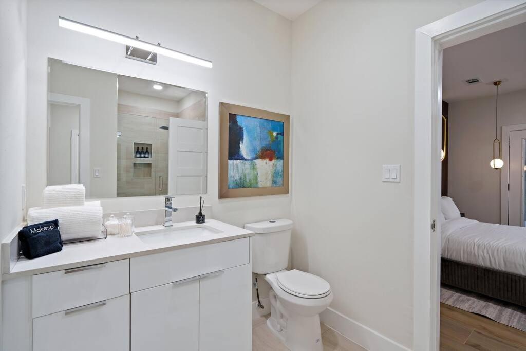 Villa New Luxury 3 Story Townhome In Trinity Groves