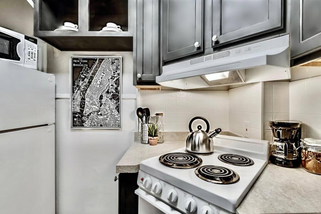 Lower-greenville Landing Close To Everything Apartment