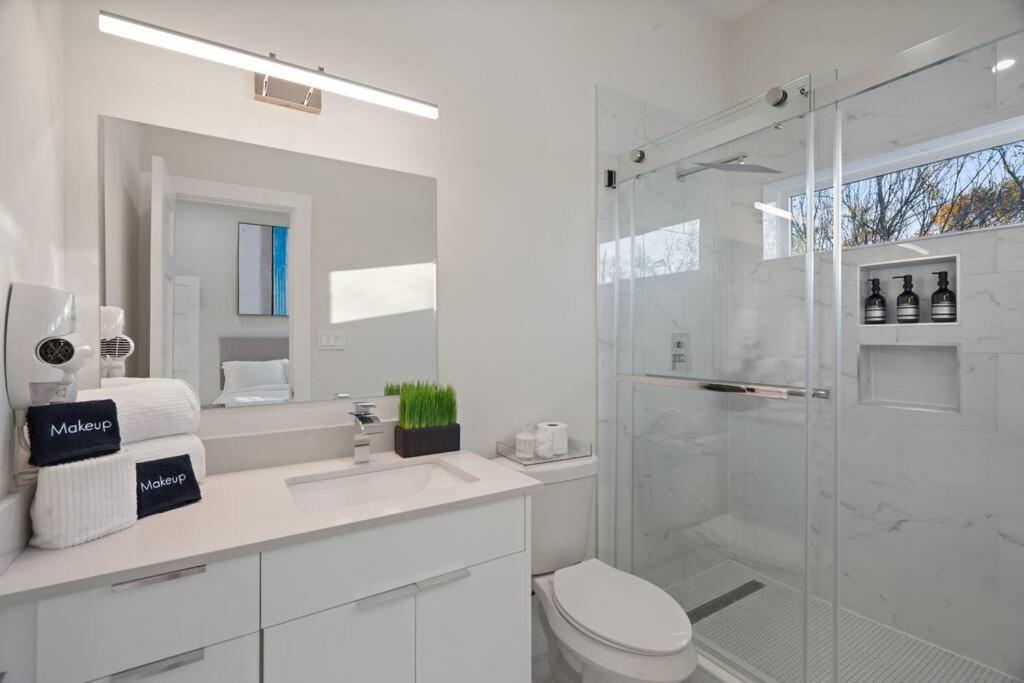 New Luxury 3 Story Townhome In Trinity Groves Villa *