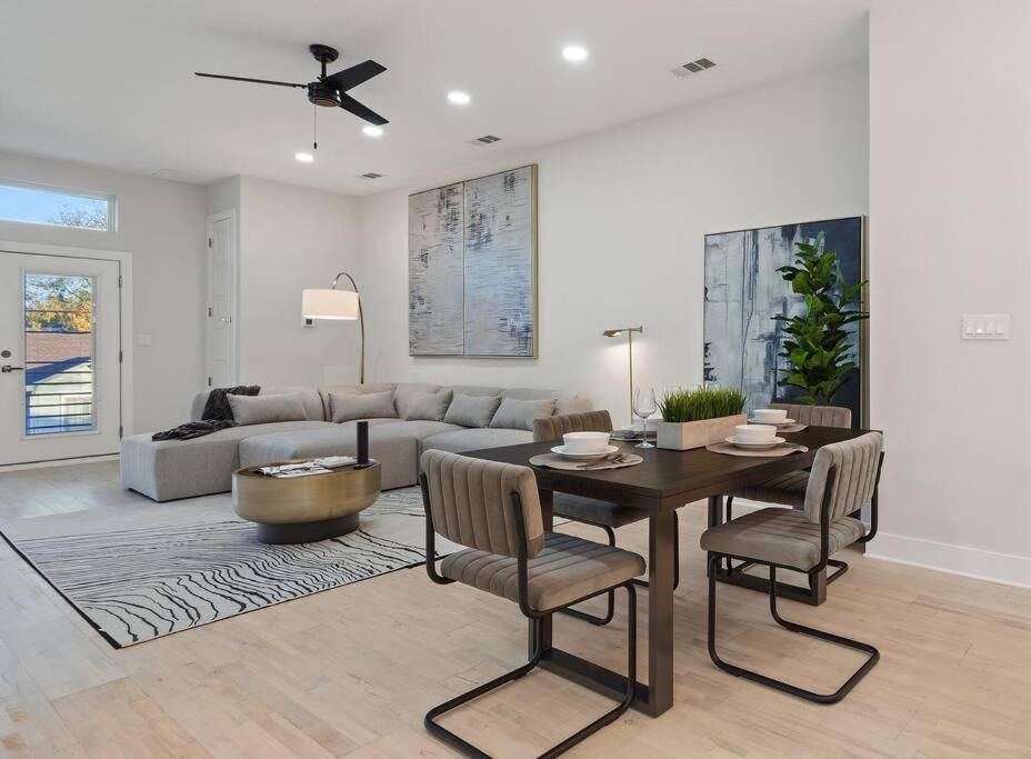 Villa New Luxury 3 Story Townhome In Trinity Groves