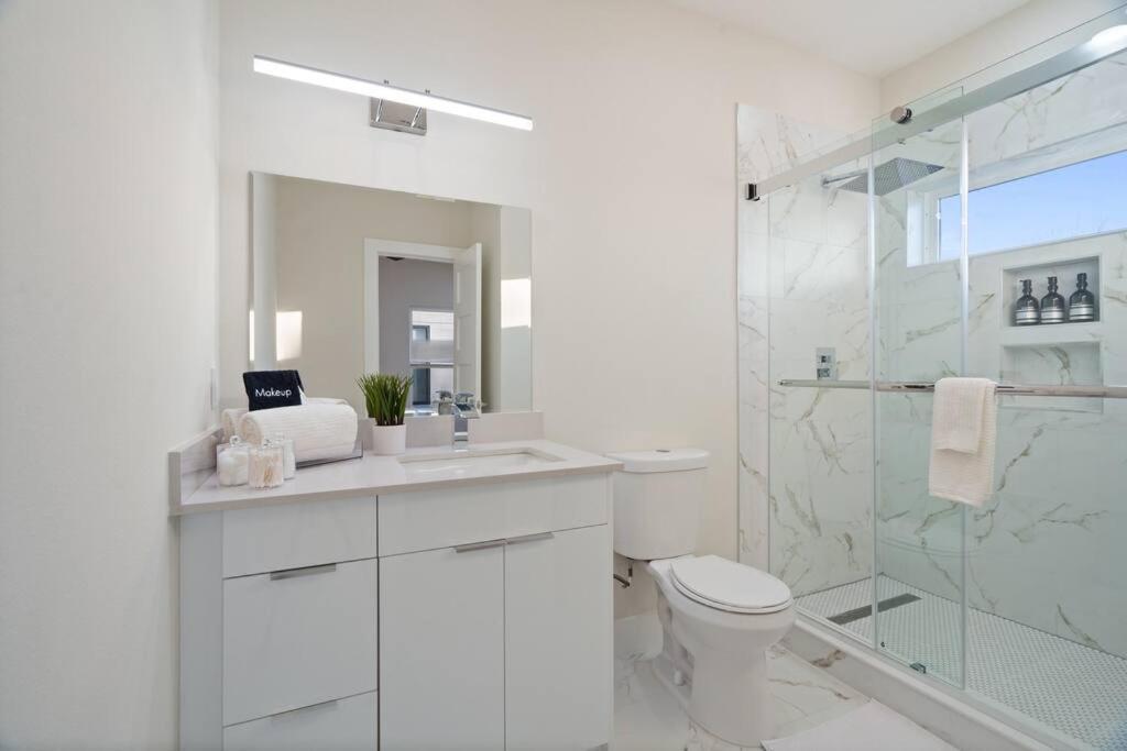 New Luxury 3 Story Townhome In Trinity Groves Villa Dallas