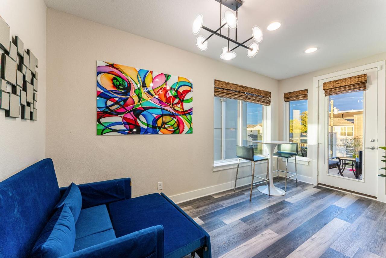 Luxury With Rooftop Views * Dallas