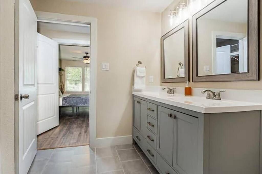 Holiday home Entire Hosted By Mesonn Dallas
