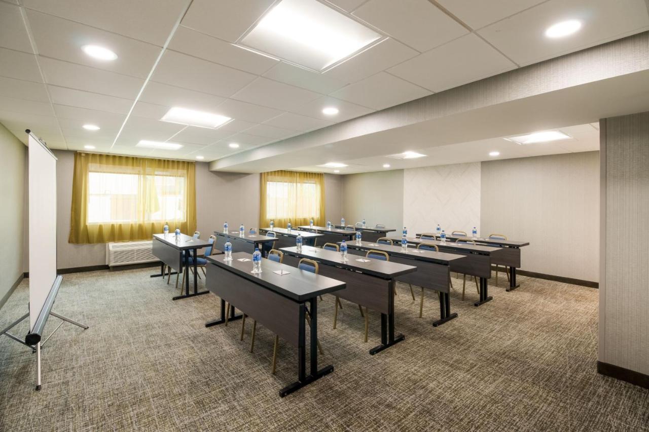 Springhill By Marriott Nw Highway At Stemmons / I-35east 3*