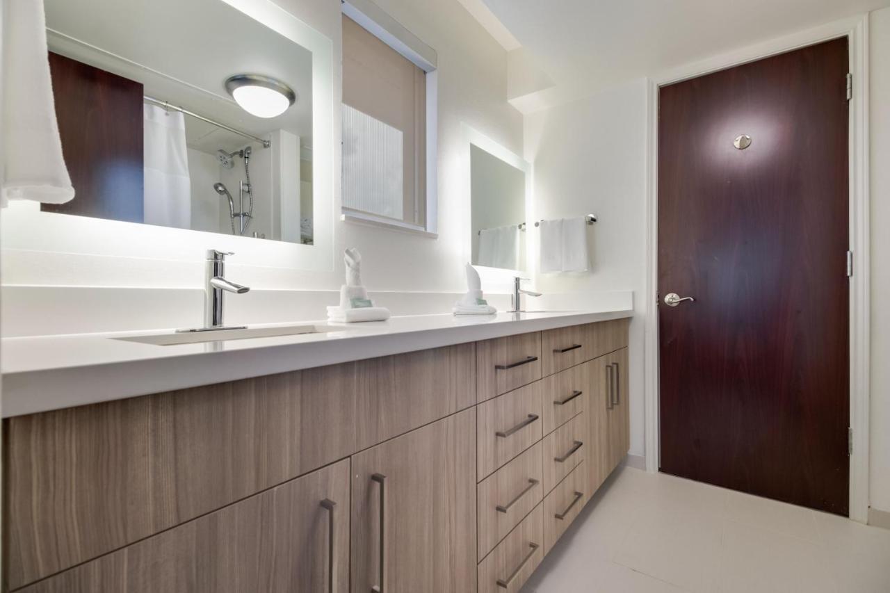 Hotel Springhill By Marriott Nw Highway At Stemmons / I-35east 3*