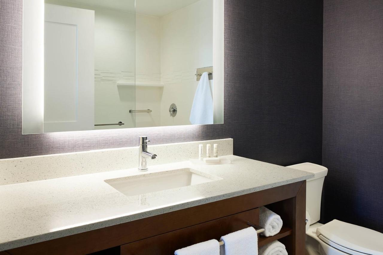 By Marriott By The Galleria Dallas