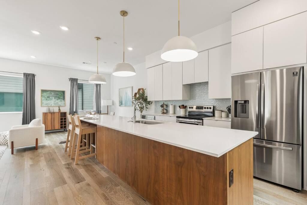 Holiday home Deluxe 2-bed Townhome Close To Everything! *