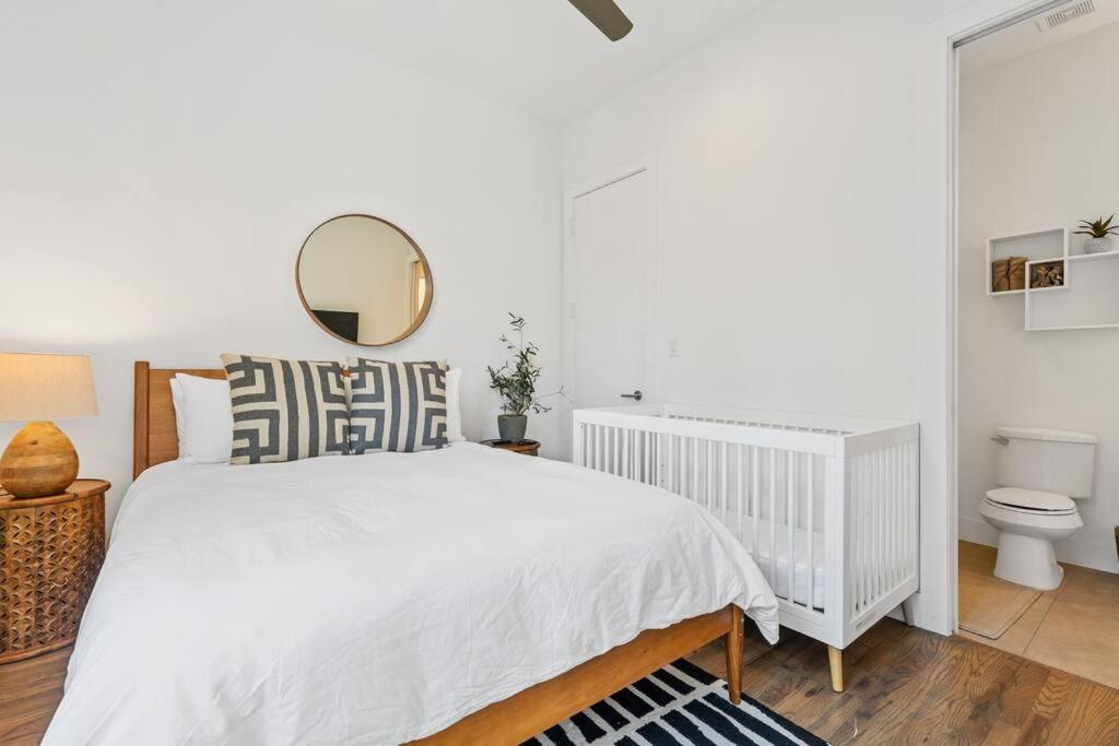Beautiful Perfectly Located Luxury 2 Bed Townhome * Dallas