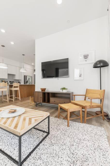 Deluxe 2-bed Townhome Close To Everything! * Dallas