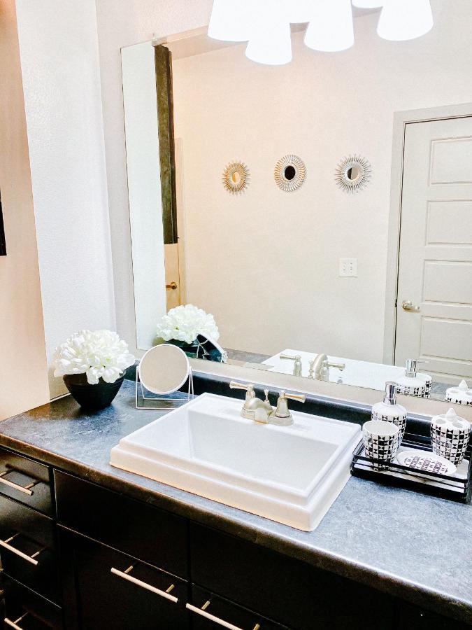 Apartment 10 Mins From Downtown Dallas