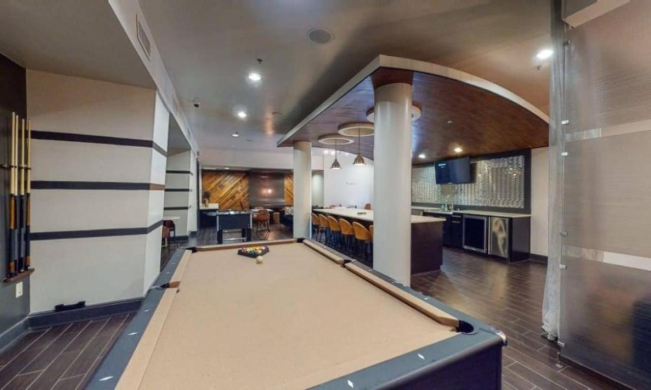 Apartment 10 Mins From Downtown