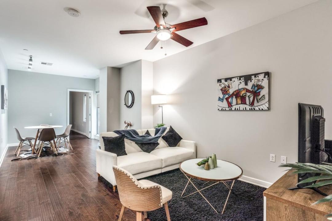 Stunning 2br Cozysuites With Lounge, Gym Dallas