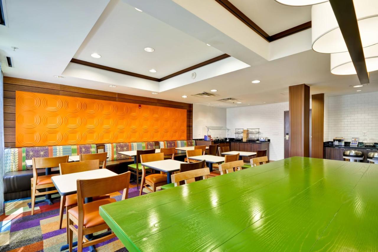 Fairfield & Medical/market Center Hotel 3*