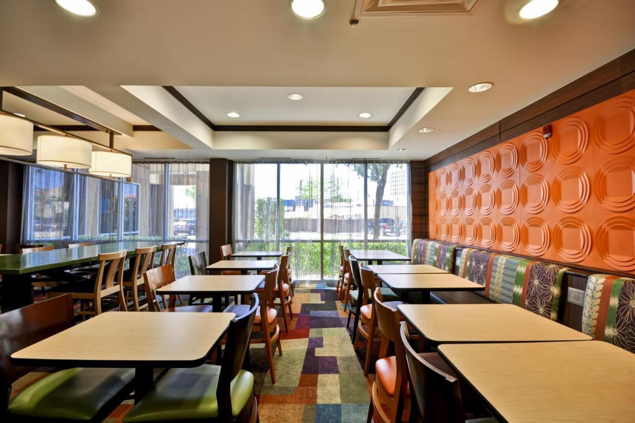 Fairfield & Medical/market Center Hotel 3*