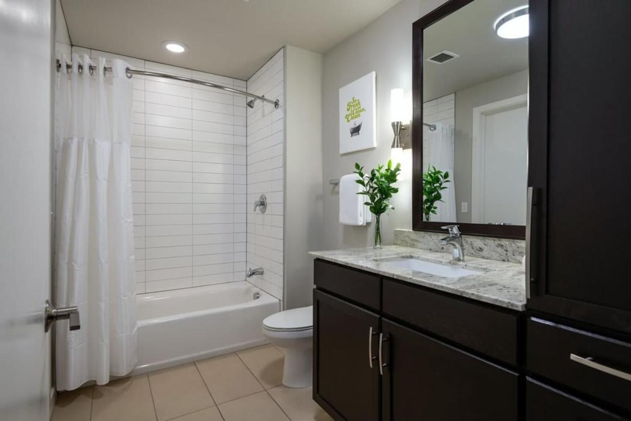 Bold Cozysuites With Gym, Roof #10 Dallas