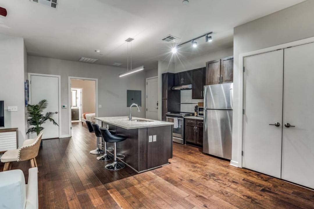 Stunning 2br Cozysuites With Lounge, Gym * Dallas