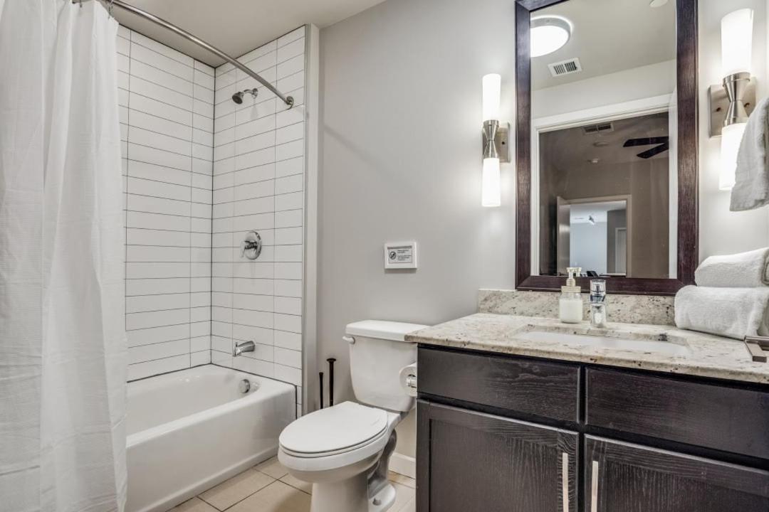 Stunning 2br Cozysuites With Lounge, Gym Apartment Dallas
